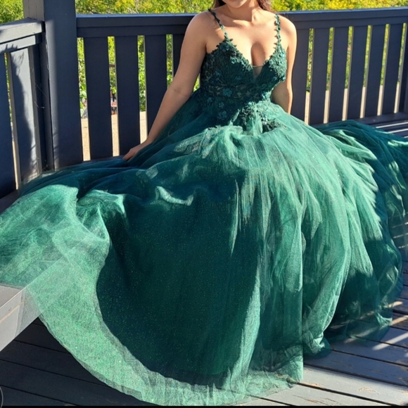 Dress 👗 - Picture 6 of 6